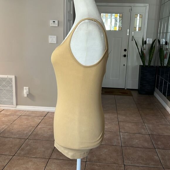 Vince Favorite Tank Top - Picture 3 of 10